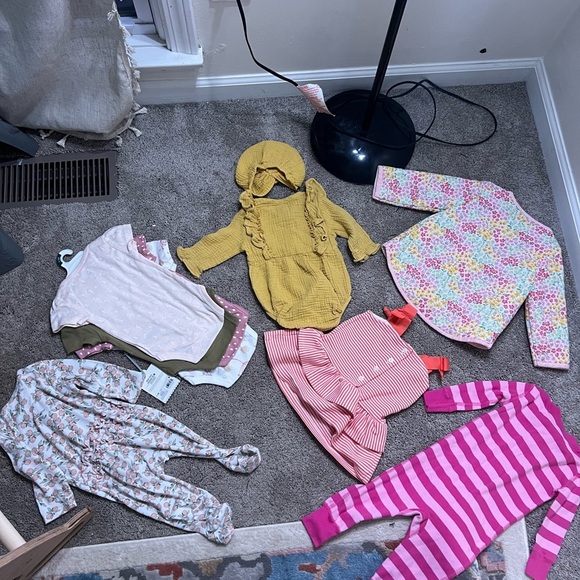 Baby girl quality name brand clothing bundle size 0/3 3/6 & 12 months no flaws - Picture 8 of 11